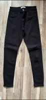 Pull & Bear Jeans 38 schwarz destroid skinny Nordrhein-Westfalen - Bottrop Vorschau