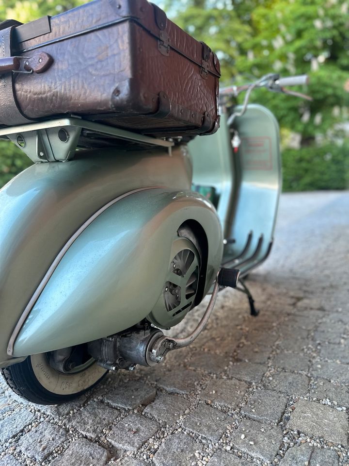 Vespa 125 V31 von 1951 Rohrlenker Faro Basso Lampe Unten in Parkstetten