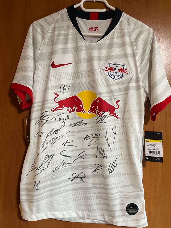 RB Leipzig Trikot 18/19: Dynamischer Start in die dritte Erstliga-Saison