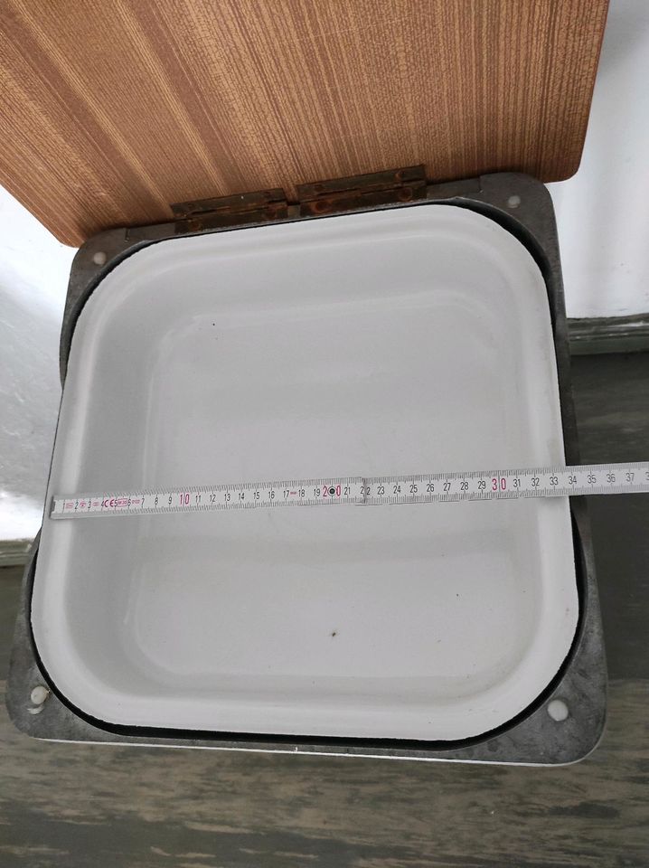 Waschhocker Emaille - Waschbecken Schüssel DDR in Plessa
