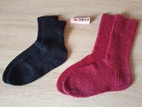 Gr. 38/39 gestrickte Socken gebraucht schwarz rot Bayern - Ebern Vorschau