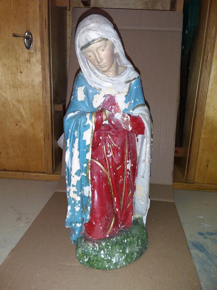 Alte Krippenfigur Maria Heiligenfigur Weihnachten Kirche Gips in Welschbillig