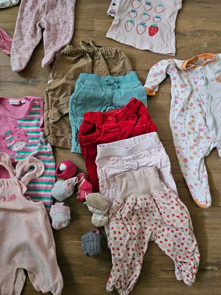 Set Babykleidung 62/68 in Düsseldorf