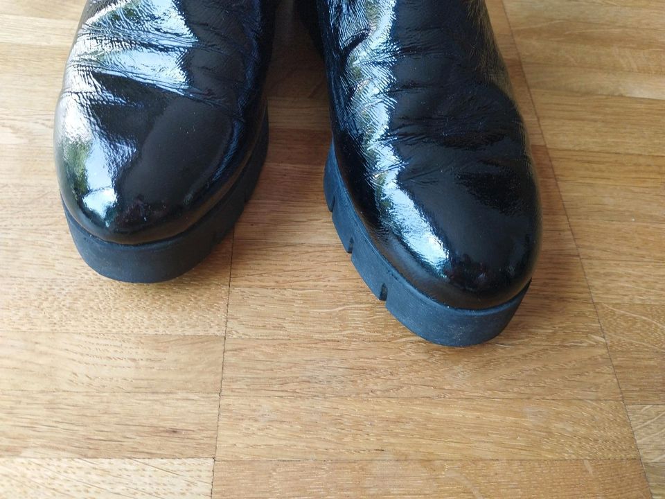 Unisa Stiefeletten Lackleder Gr. 38 in Essen