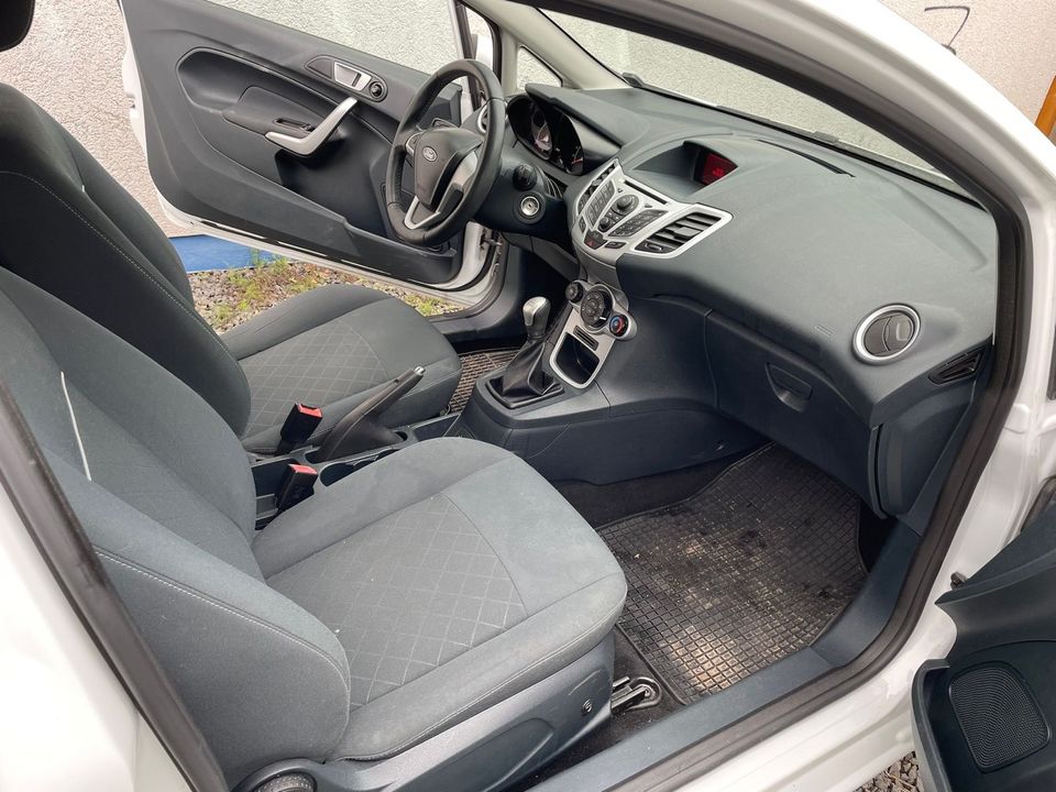 Ford Fiesta/Scheckheft/Frontscheiben-Sitzheizung/8Fach bereift in Nidda