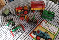 Blechspielzeug Traktor mit diversem Zubehör Bayern - Erlangen Vorschau