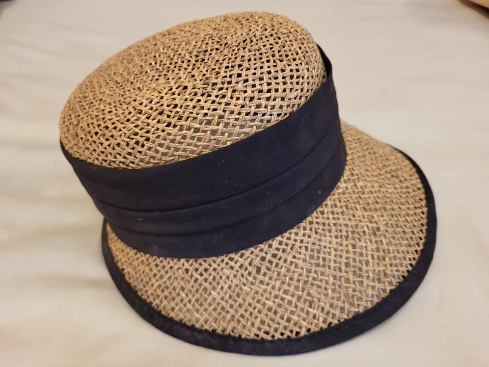 8 Damenhüte, Hüte, Kopfbedeckung, Accessoires, Schmuck, Design in Karlsruhe