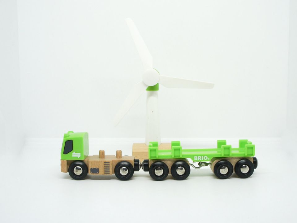 BRIO 33526 Windrad Windmill Truck Windkraftanlage Holzeisenbahn in Berlin