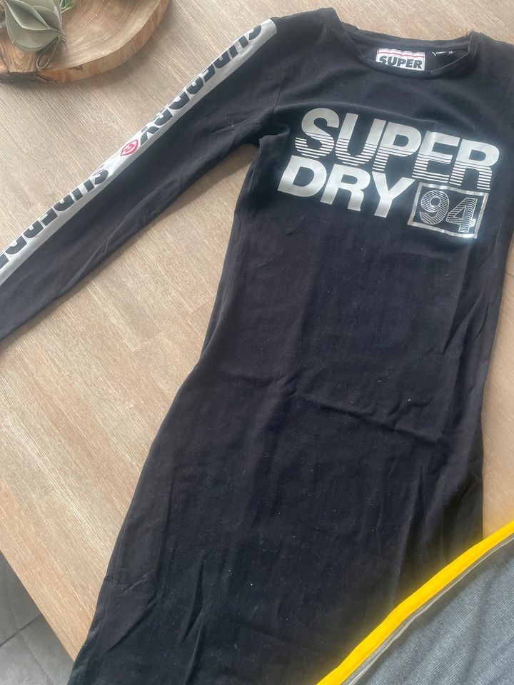 ‼️süße Kleider von Superdry (36) und H&M (34), neu ‼️ in Wiesmoor