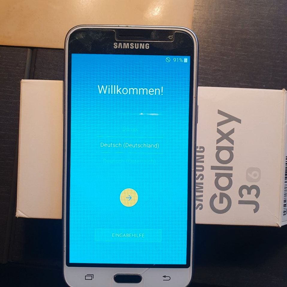 Samsung Galaxy J3 Duos 8GB in Frankfurt am Main