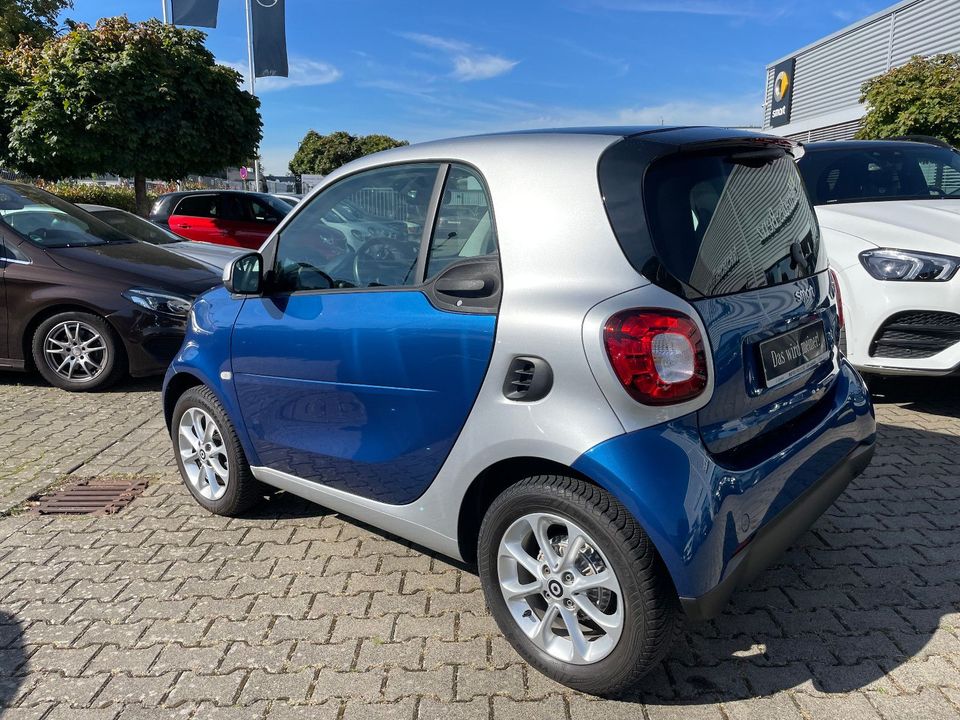 Smart ForTwo Coupe Passion Navi Pano in Köln