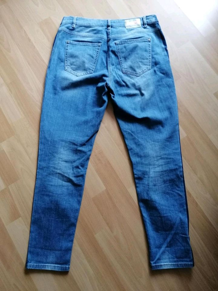 Moderne Gerry Weber Damen Jeans Hose Größe 40    Stylische Modern in Köln