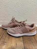 Nike City Trainer 2 Schuhe, Sneaker, Sportschuhe Gr.38,5 Sachsen - Kamenz Vorschau