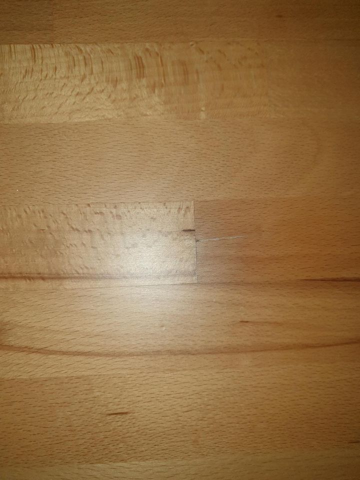 Holztisch / Esstisch in Schelklingen