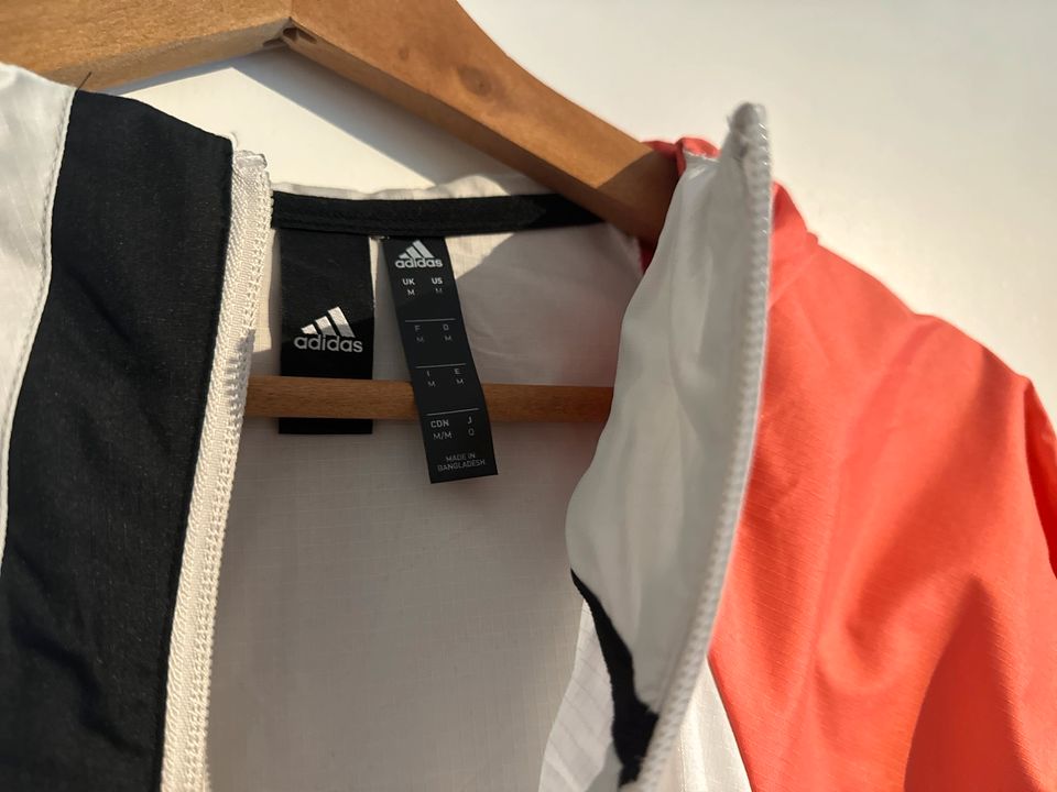 Adidas Jacke in Neumünster