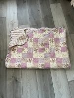 Patchwork Tagesdecke rosa lila Rosali Landhausstil Schleswig-Holstein - Rohlstorf  Vorschau