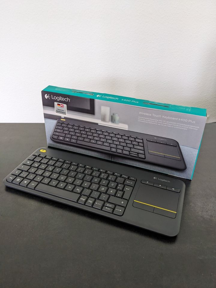 Logitech Tastatur k 400 Plus in Leverkusen