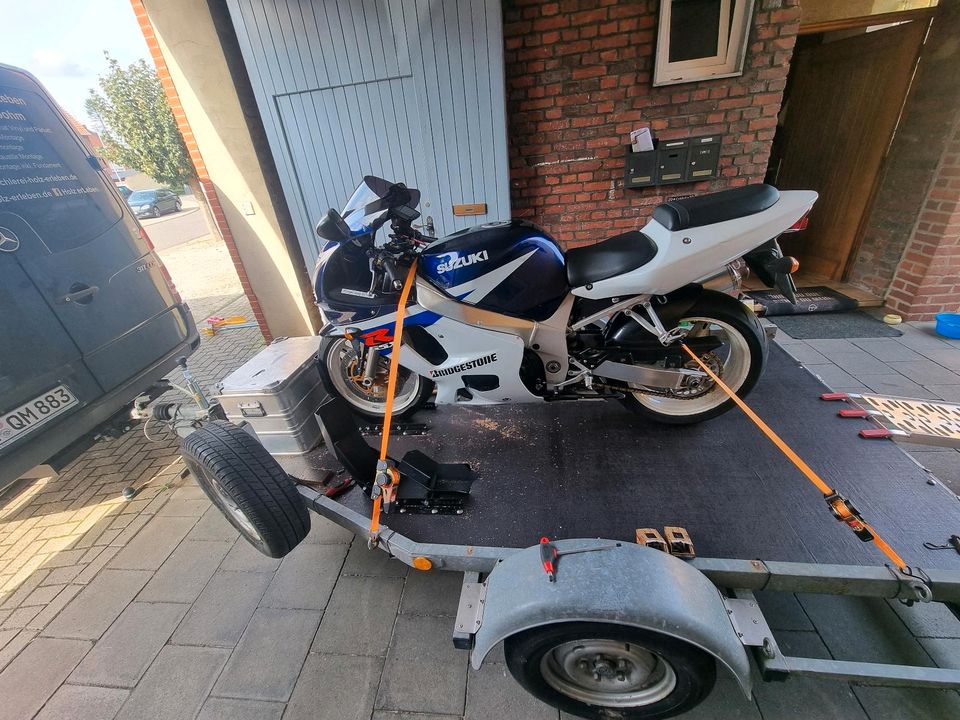 Motorrad Anhänger 100km/h gebremst in Langenfeld
