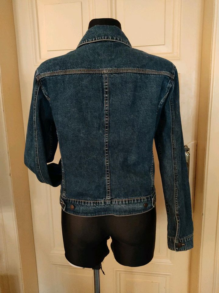 Esprit Jeans, Jeansjacke in klassischem Schnitt, Gr. L in Görlitz