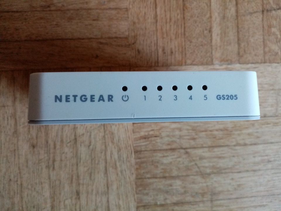 Netgear GS205 5-Port Gigabit Ethernet LAN Switch in Eitensheim