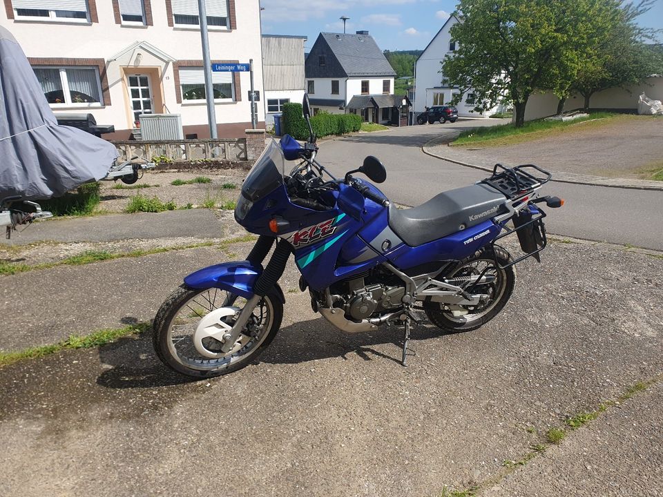 Kawasaki KLE 500 in Mühlpfad