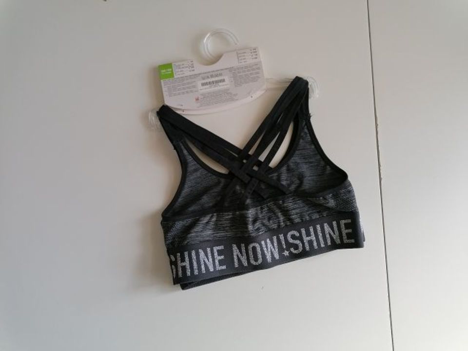 NEU 2x 2 Bustiers Sport Top H&M Gr. 158/164 je 7 €/Set in Brandenburg an der Havel