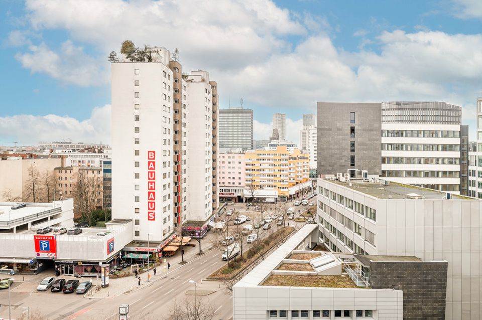 2-Zimmer-City-Wohnung am KadeWE mit 2 Balkonen 1 Bedroom City Flat close to KadeWe with 2 balconies in Berlin