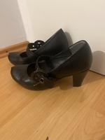 Schwarze Leder Pumps GR. 39 Bayern - Regensburg Vorschau
