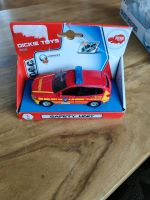 Neu Spielzeug Auto Feuerwehr mit Sound und Licht Dickie Toys Nordrhein-Westfalen - Waldbröl Vorschau