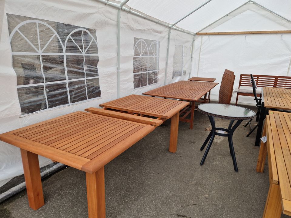 Gartenmöbel Tische Liegen Stühle Sonnenschirme Auflagen ab 20 € in Lübeck