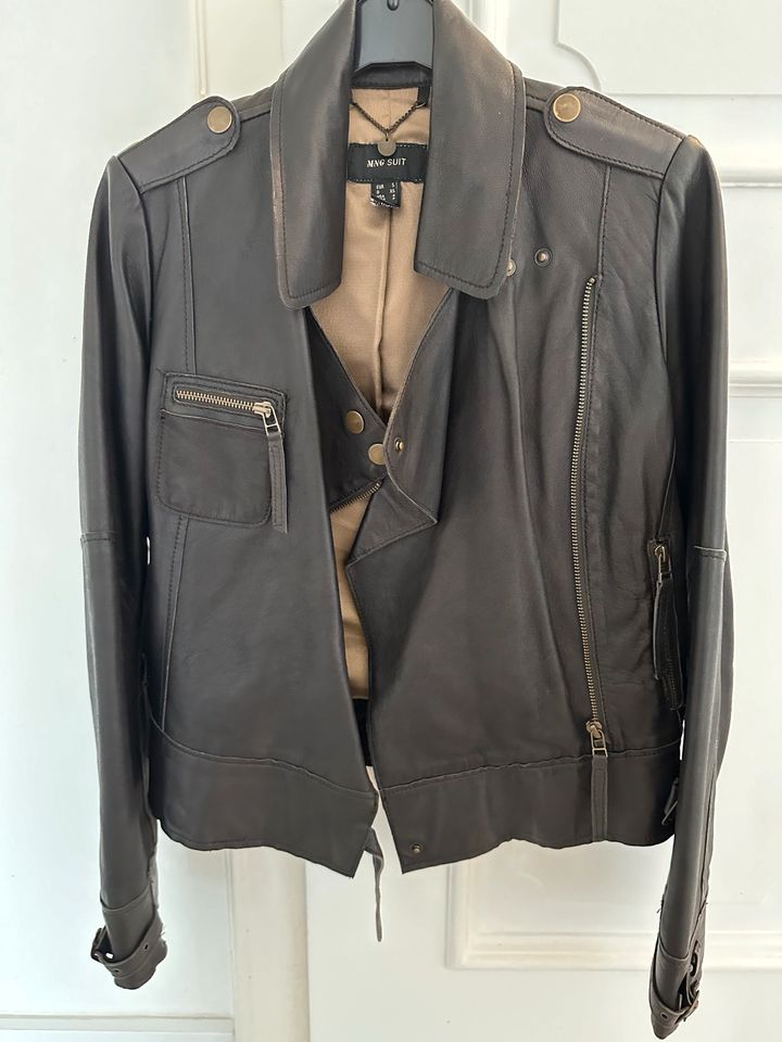 Damen Biker Leder Jacke in dunkelbraun von Mango Größe XS in Rösrath