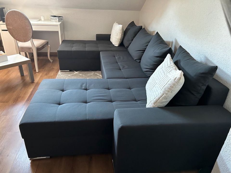 Couch kaum benutzt in Köln