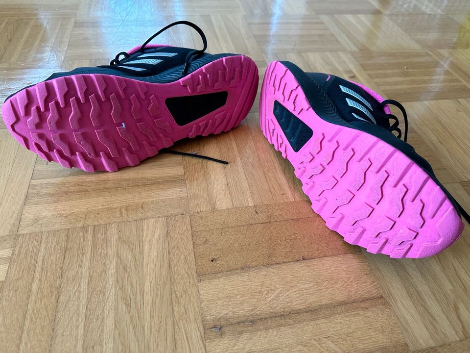 Adidas Turnschuhe, schwarz, pink, Gr.39 in Eriskirch