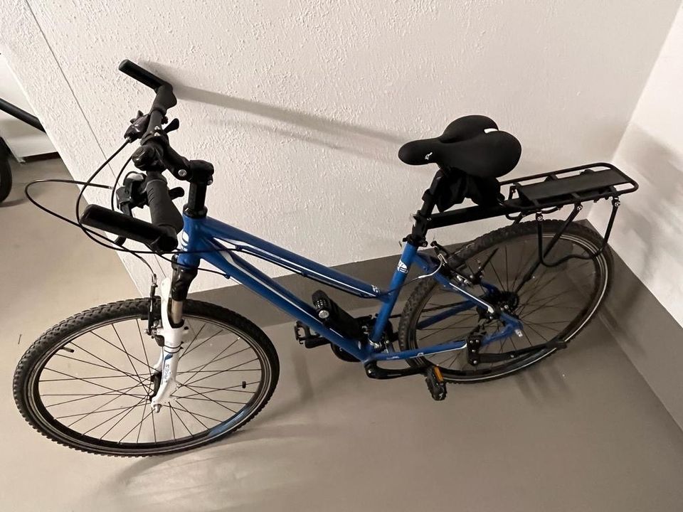 Trekking Fahrrad Lakes Preload 900 in Dresden