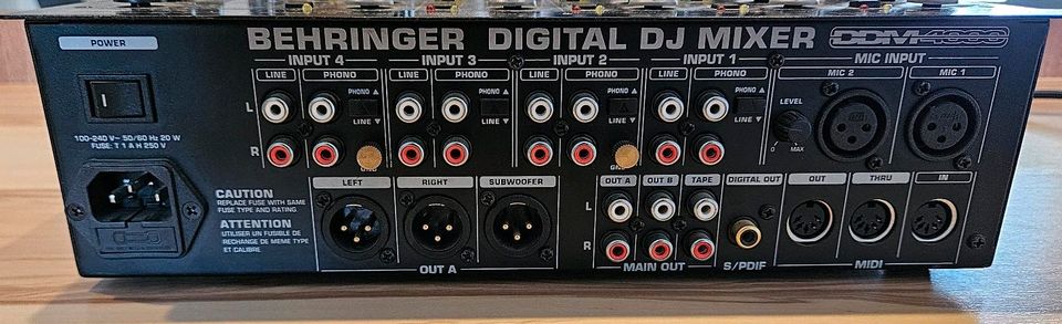 Behringer DDM 4000 Dj Mischpult, Clubmixer in Bünde