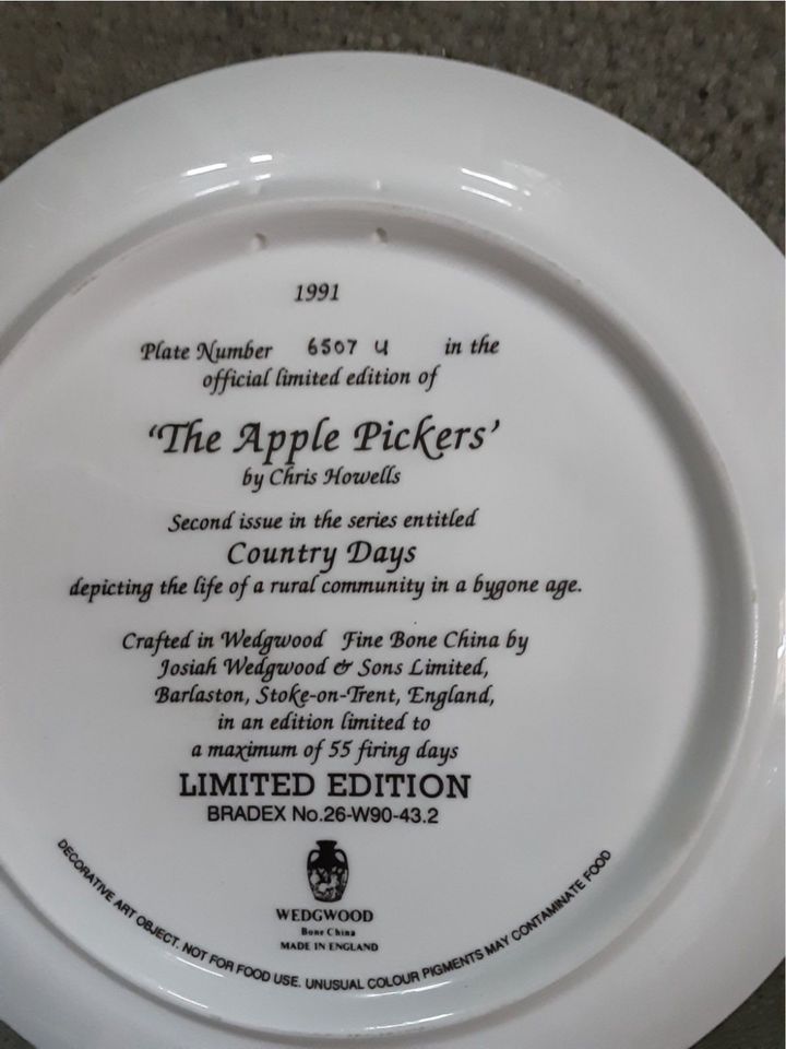 Sammelteller, Wedgwood Country Days, 1991 the Apple Pickers 1066F in Lamspringe