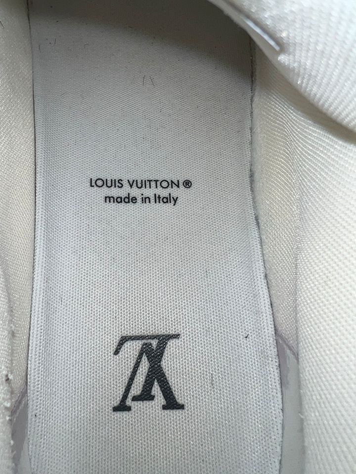 Louis Vuitton Trainer Sky Blue 7.5 in Bamberg