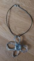 Modeschmuck Kette mit Anhänger Niedersachsen - Uplengen Vorschau
