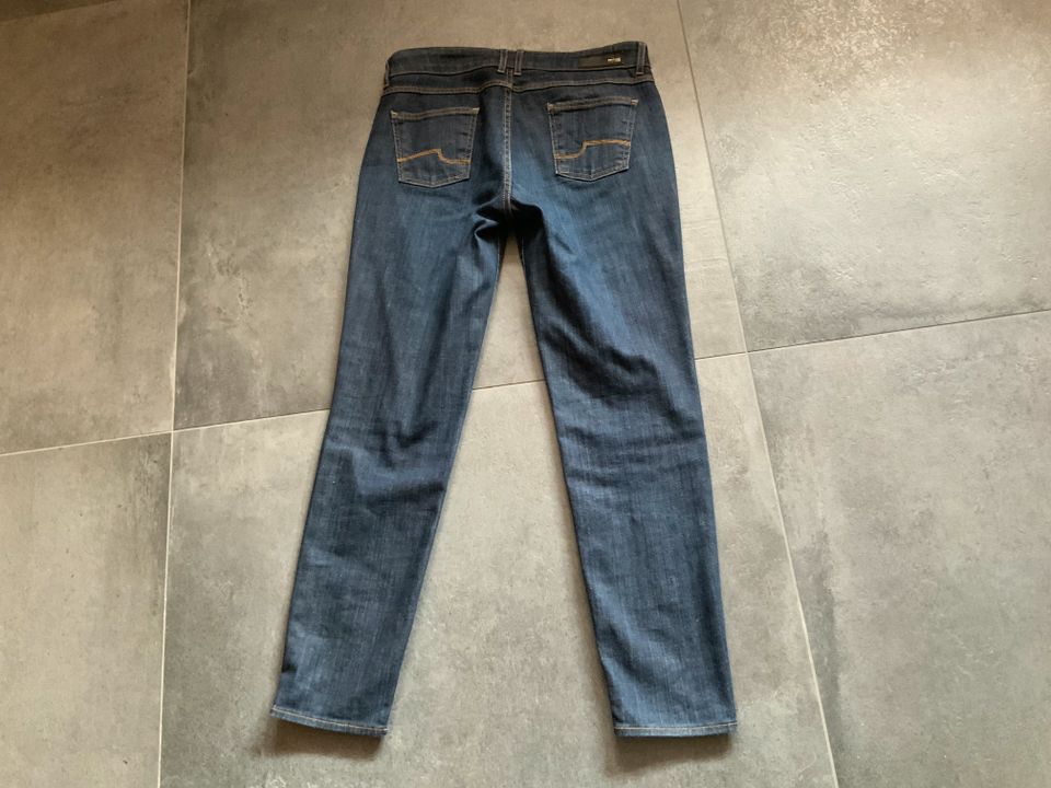 BOSS Damenjeans, Modell Noralie, Größe 30, neuwertig in Ludwigshafen