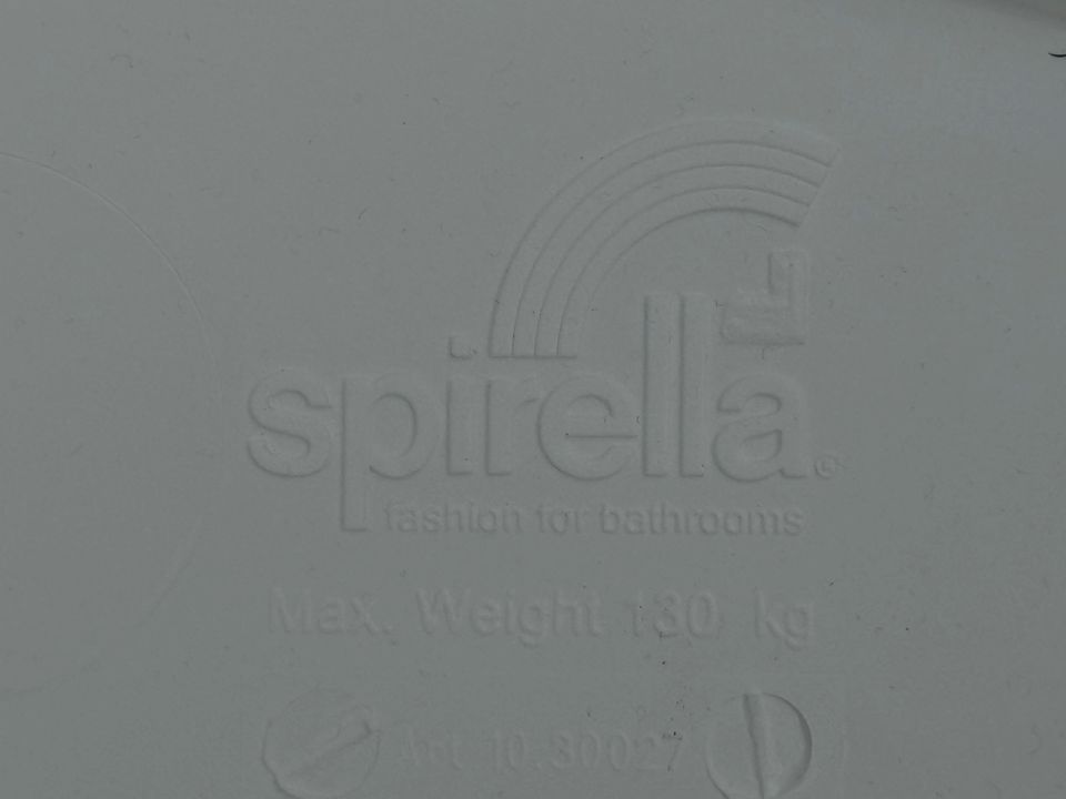 Stabiler Duschhocker Hocker von Spirella bis 130kg belastbar weiß in Melle