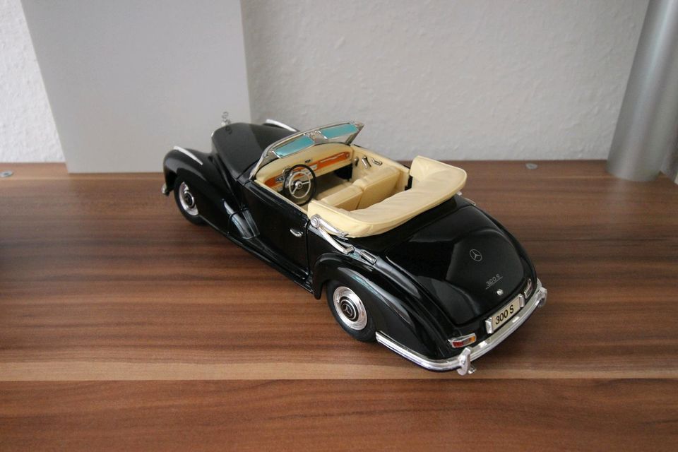 Mercedes-Benz 300S 1955 Maisto 1:18 Modellauto SAMMLUNGSAUFLÖSUNG in Puchheim