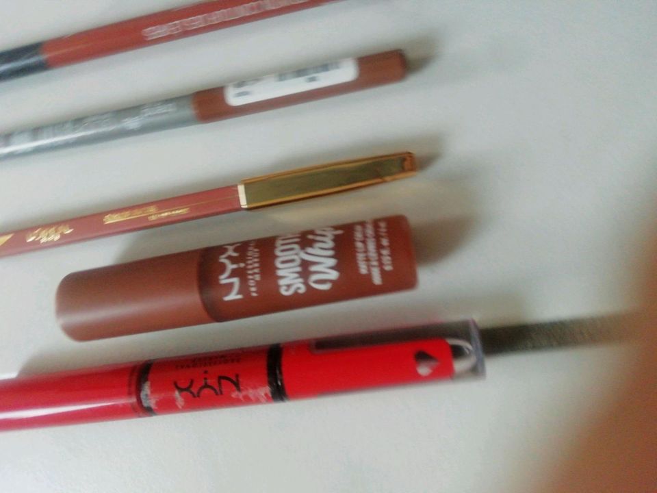 NYX Lippenstift Lipgloss Smooth Whip Cream Loreal  Wet n Wild in Lich