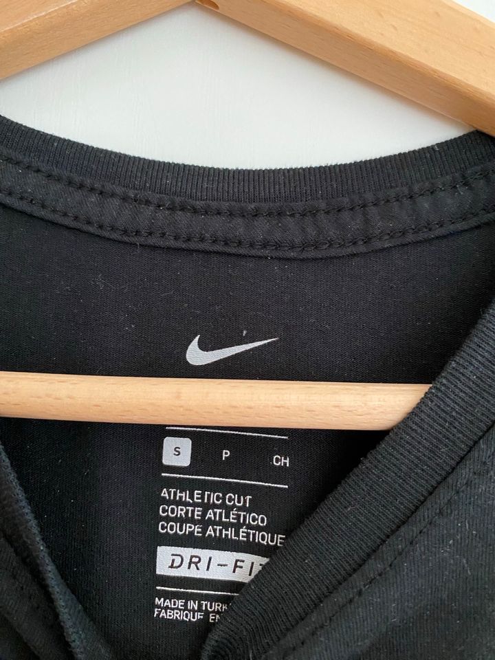 Nike T-Shirt Herren in Hardt (Westerwald)