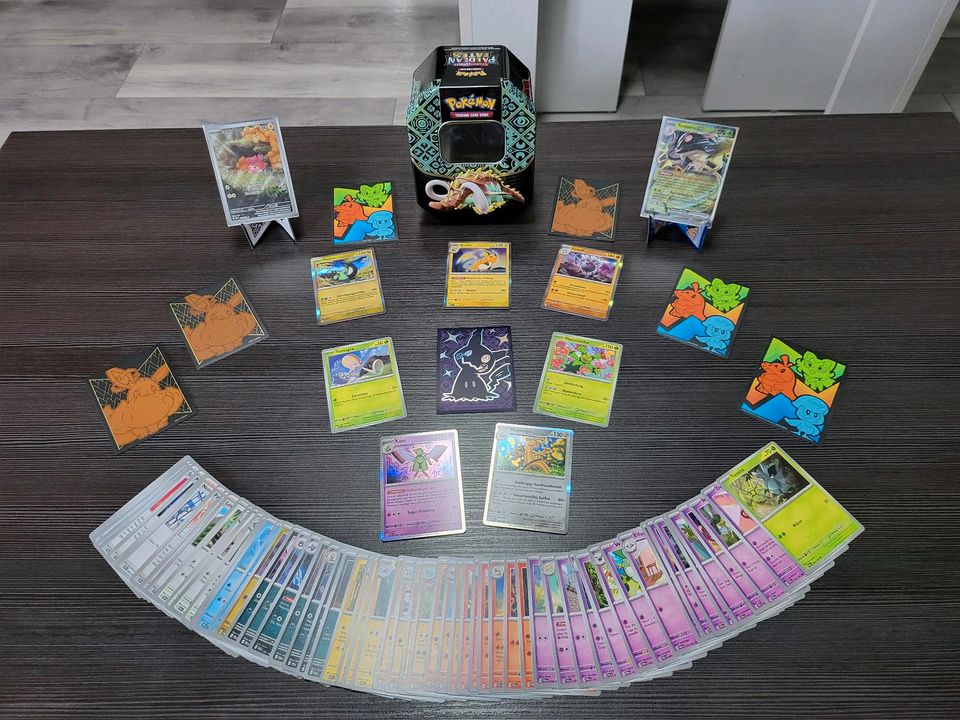 Pokemon Karten Dose Set + 2 V EX Karten + Holos +Zubehör/ Pokémon in Marl