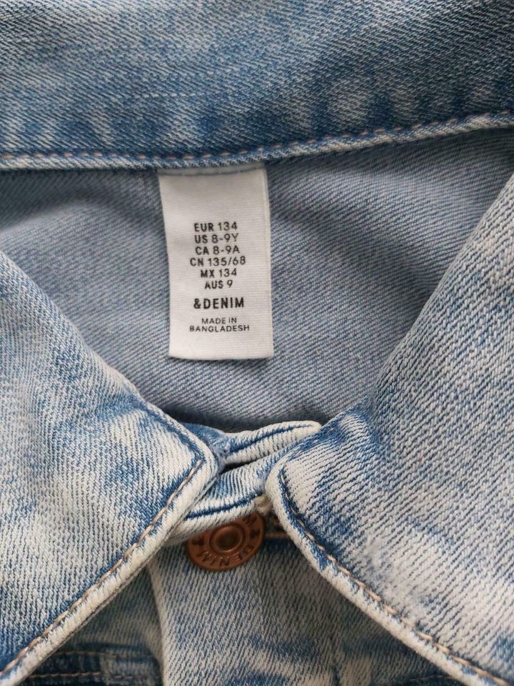 H&M Jeans Jacke gr.134 Neuwertig in Salzgitter