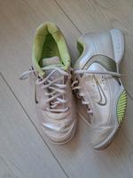 Nike Air Zoom Mystify Tour Schuhe Tennis, Volleyball 36,5 Niedersachsen - Wolfsburg Vorschau