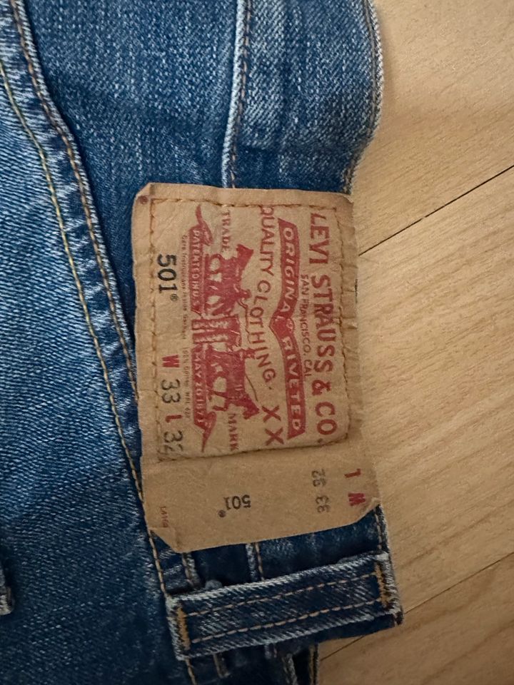 Levi‘s 501 Jeans Original wie Neu in Hamburg