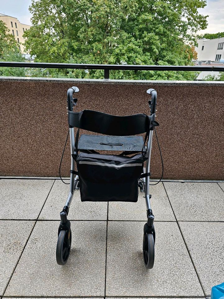 Gehhilfe Rollator Senioren Aluminium 6-fach höhenverstellbar in Bad Rothenfelde