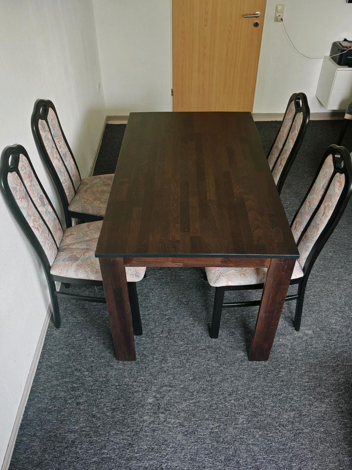 Esstisch mit 4 Stühle in Korbach