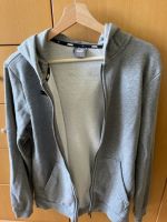 2 Puma Jungen Casuals Hooded Jacket Kapuzenjacken Gr. 176 Neuhausen-Nymphenburg - Neuhausen Vorschau